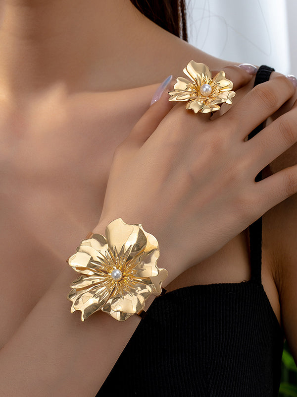 Flower Shape Pleated Bracelet + Rings Accessories Two Pieces