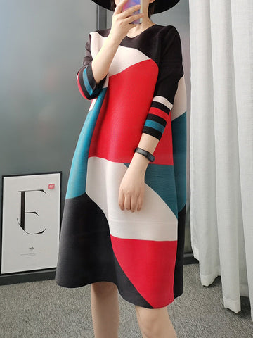 Color-Block Contrast Color Pleated Loose Three-Quarter Sleeves Round-Neck Mini Dresses