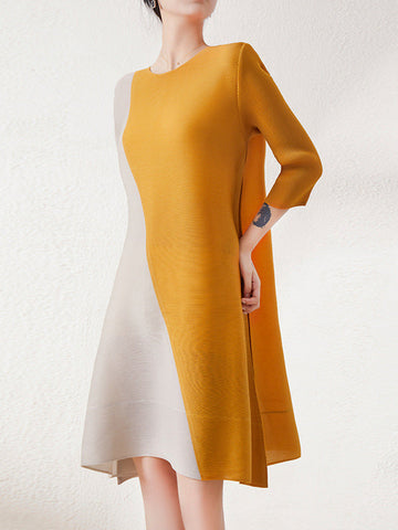 Long Sleeves Contrast Color Pleated Round-Neck Midi Dresses