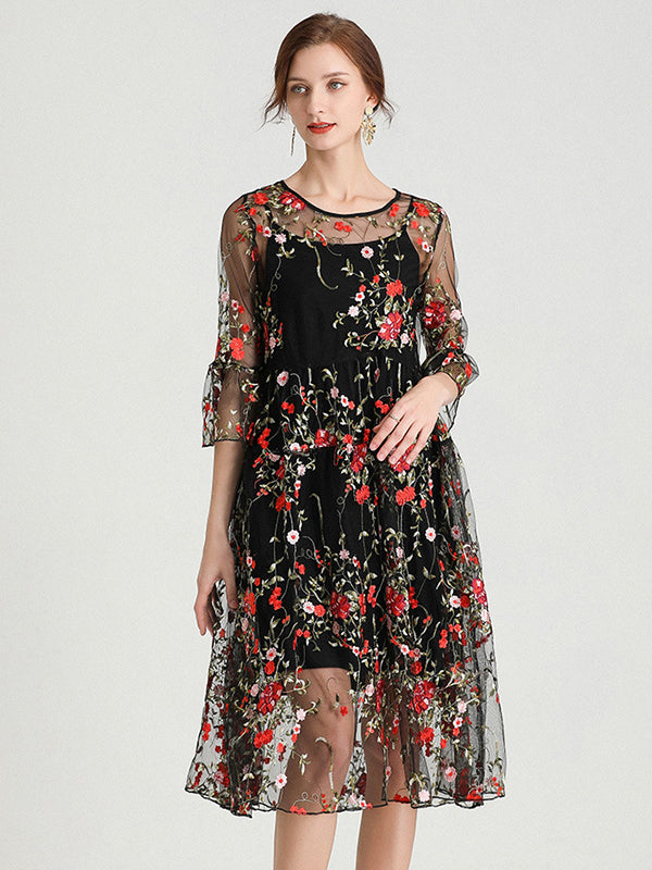 Original Artistic Retro Loose Lace Embroidered Pleated Midi Dress