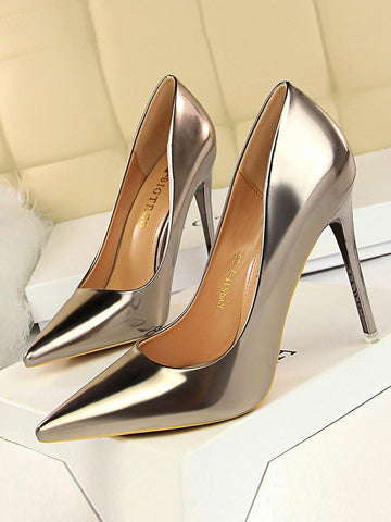 Pointed-Toe Shallow Cut Solid Color Scarpin Salto Pumps